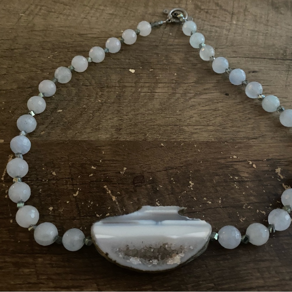 Beaded agate choker with druzy